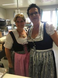 Schulfest_16_Miriam_und_Martina.jpg