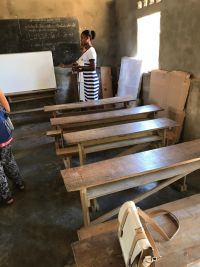 Klassenraum_in_Madagaskar.png